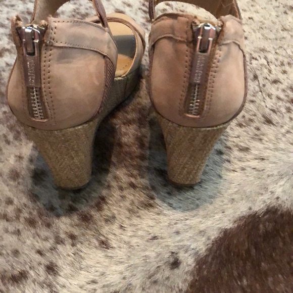 Kenneth Cole wedges - Picture 3 of 3